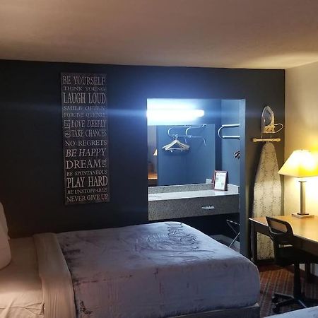 Hotel King Bed Hotel Room 114 Booking Stillwater Zewnętrze zdjęcie