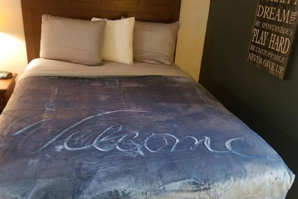 Hotel King Bed Hotel Room 114 Booking Stillwater Zewnętrze zdjęcie